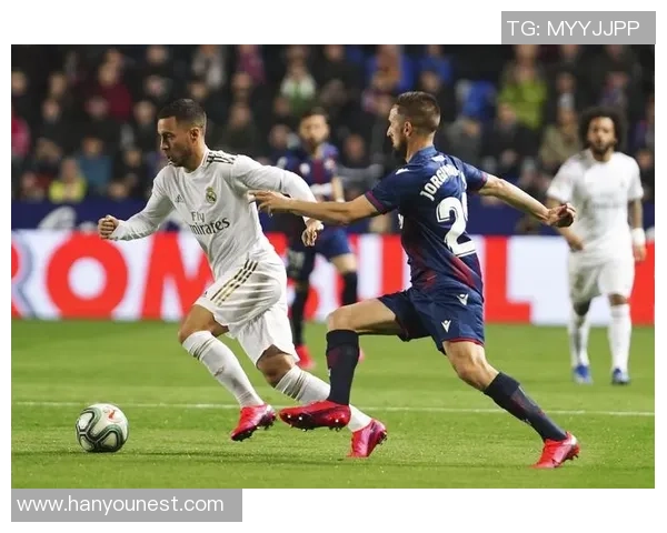 球星排列组合与足球战术深度解析:影响比赛胜负的关键因素