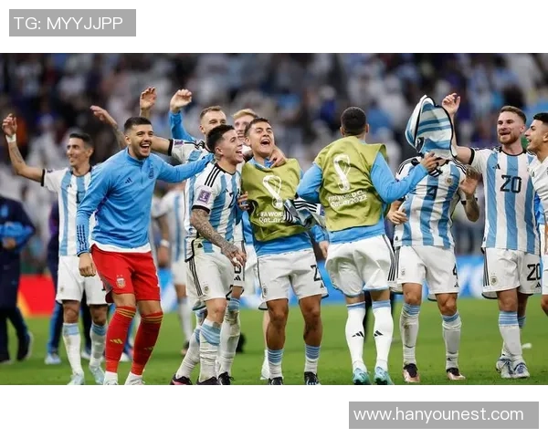 足球明星纷纷赴卡塔尔开启新征程，聚焦世界杯后职业生涯新篇章